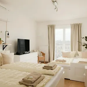  Apartment Zentral Direkt An U-bahn Station